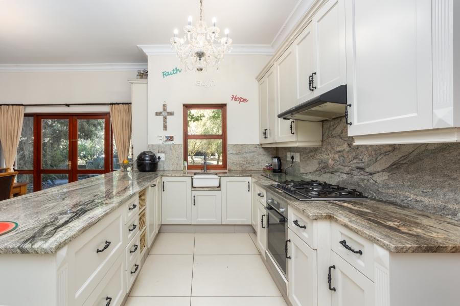 5 Bedroom Property for Sale in Val De Vie Estate Western Cape